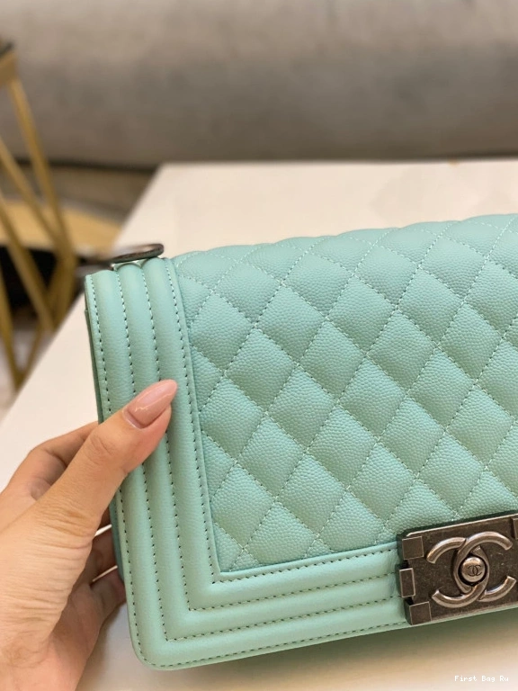 First Bag Ru CHANEL BAG 25CM BOY 0728